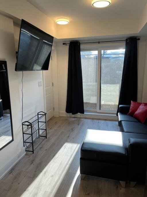 Lovely One Bedroom Condo With Free Parking Niagarawatervallen Buitenkant foto