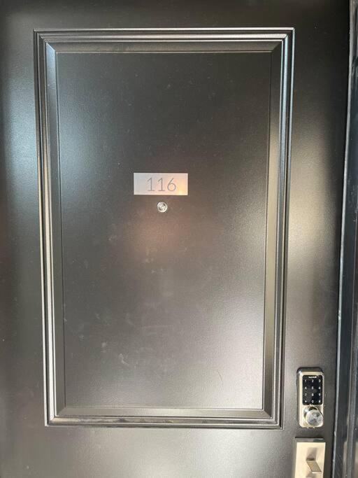 Lovely One Bedroom Condo With Free Parking Niagarawatervallen Buitenkant foto